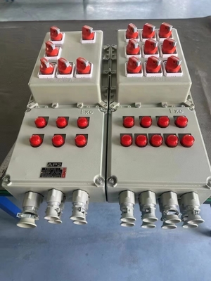 IP65 스테인레스 스틸 벽에 장착 된 전기 제어판 장치 AC 220V / 380V Ex Proof 제어판