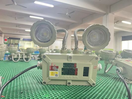 2x3W 방화성 LED 비상 조명 90lm/W, IP66 위험 구역용