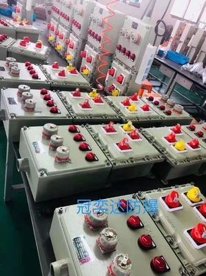 IP65 스테인레스 스틸 벽에 장착 된 전기 제어판 장치 AC 220V / 380V Ex Proof 제어판