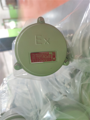 폭발 방지 LED 조명 석유화학 공장 사용 ATEX EAC 50000hr 수명 54W 켈링 플랜지 펜던트