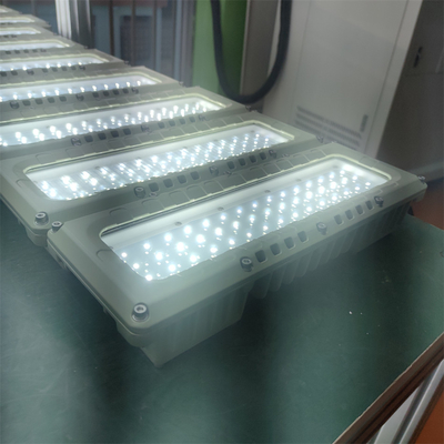 방화 방지 LED 조명 Ex d 등급 50-90W IP66 WF2 천장 / 펜딩 / 플랜지 마운트