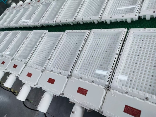 방폭형 LED 가로등 CCT 3000/ 4000/ 5000/ 5700K CRI Ra≥80 위험 가스 및 먼지 환경의 산업 분야에 적합