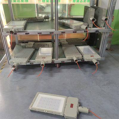 고 밝고 방수성 폭발성 태양 전지 패널 120W LED 태양광 거리 조명 130Lm/w 야외 폭발성 램프