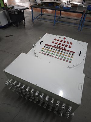 ATEX 380V 방화 방지 제어 패널 산업 전력 분배 패널 알루미늄 물질 경식 방지 IP66 위험 구역1 2 21 22 등급 전류 ≤250A