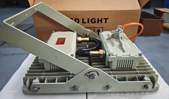 300W IP66 산업용 조명기구 천장 장착형 효율 130lm/w Zone 1 방폭 LED 조명