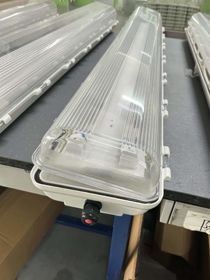 2×48인치 방폭 LED 튜브 조명 – 115lm/W 위험 지역 산업 조명용 ABS 하우징