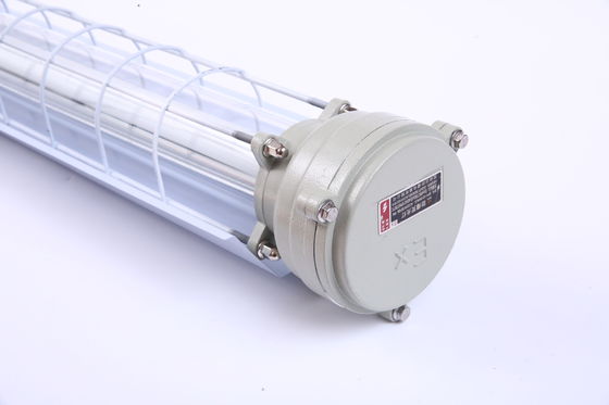 고강도 알루미늄 합금 물질 IP66 등급 구역 1 & 구역 2 LED 폭발 방지 선형 빛 1.2M