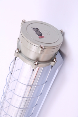 습한 환경 21 및 22 구역에 적합합니다. 부식 저항성 Ex Db Eb IIC T6 Gb, Ex Tb IIIC T80°C Db 내구성 ATEX 폭발 방지 LED 선형 조명 장치 100lm/w IP66