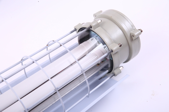 ATEX 폭발 방지 LED 선형 조명 장치 100lm/w IP66 습한 환경 21 및 22 구역에 대한 재해 저항성 Ex Db Eb IIC T6 Gb, Ex Tb IIIC T80°C Db 내구성