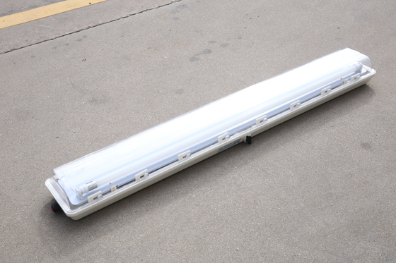 ATEX 1200mm 길이 2 * 18w 두 개의 튜브 폭발 방지 LED 선형 조명 1 및 2 구역 21 및 22 구역