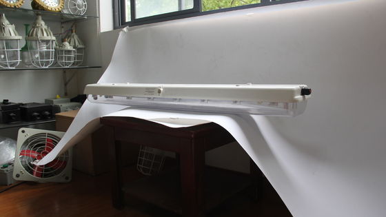 내구성이 뛰어난 BYS 시리즈 방폭형 선형 조명 - 삼중 인증 - ATEX/IECEx/CNEX 승인 위험 지역 LED 조명기구, IP66 등급, 5년 보증, 맞춤형 와트수 및 크기