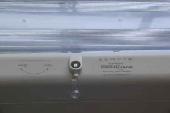 ATEX/IECEx/CNEX 인증 위험 지역 LED 조명, IP66 등급, 5년 보증, 맞춤형 와트 및 크기, 내구성이 뛰어난 BYS 시리즈 방폭형 선형 조명, 삼중 인증