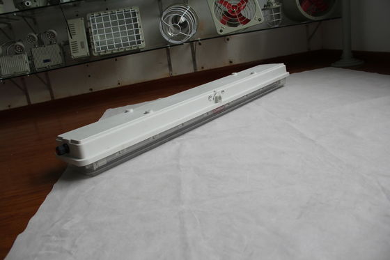 ATEX/IECEx/CNEX 인증 위험 지역 LED 조명, IP66 등급, 5년 보증, 맞춤형 와트 및 크기, 내구성이 뛰어난 BYS 시리즈 방폭형 선형 조명, 삼중 인증