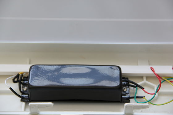 ATEX/IECEx/CNEX 인증 위험 지역 LED 조명, IP66 등급, 5년 보증, 맞춤형 와트 및 크기, 내구성이 뛰어난 BYS 시리즈 방폭형 선형 조명, 삼중 인증