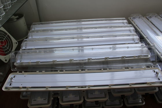 ATEX/IECEx/CNEX 인증 위험 지역 LED 조명, IP66 등급, 5년 보증, 맞춤형 와트 및 크기, 내구성이 뛰어난 BYS 시리즈 방폭형 선형 조명, 삼중 인증