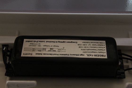 ATEX/IECEx/CNEX 인증 위험 지역 LED 조명, IP66 등급, 5년 보증, 맞춤형 와트 및 크기, 내구성이 뛰어난 BYS 시리즈 방폭형 선형 조명, 삼중 인증