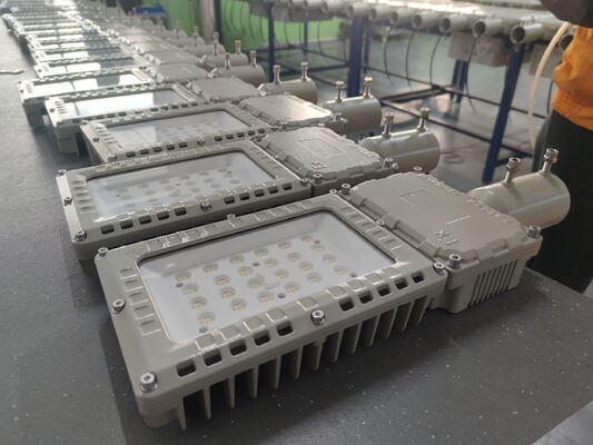 ATEX IECEx 구역 1 & 2 승인 50-240W 위험 위치 LED 홍수 조명 장치, IP66, 140lm/W, 5 년 보증